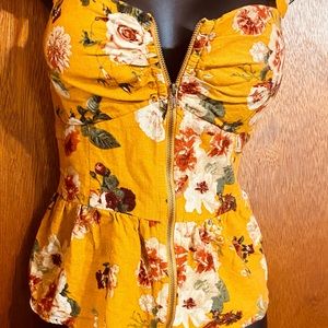 Peplum top•Mustard color with flowers •Size Large